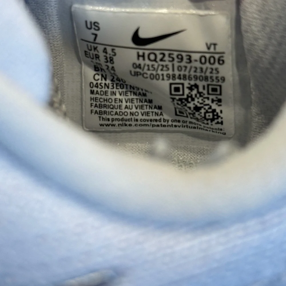 Women’s Nike Pegasus Premium - Picture 3 of 4